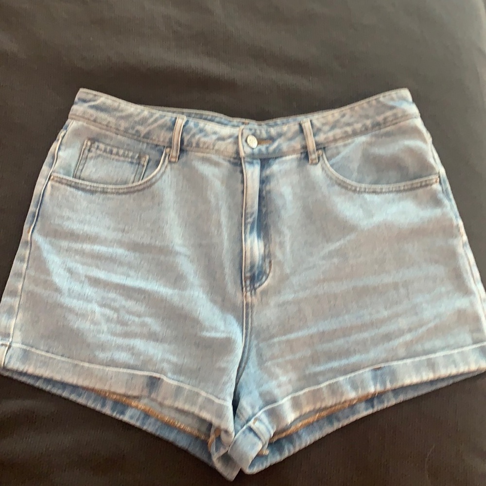 Light wash Jean shorts
